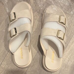 New in Box Soda Women's Beige Sandals with Metallic Buckles